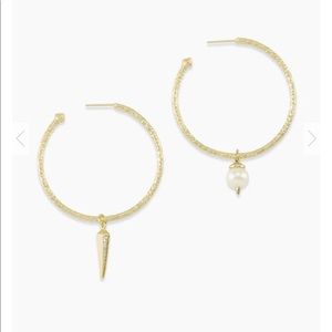 Kendra ScottDuality Gold Charm Set In White Pearl